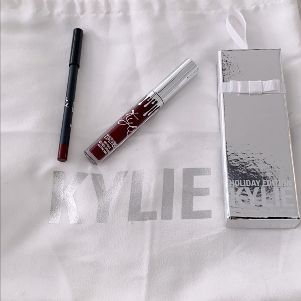 Kylie Cosmetics Holiday Edition Lip Kit in Vixen
